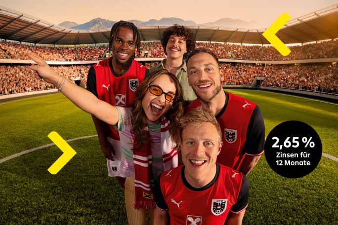 Gruppenfoto Fußballspieler & Fans